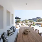 Villa Exclusive Luxury Moca Beachfront Villa, Molos, Paros *