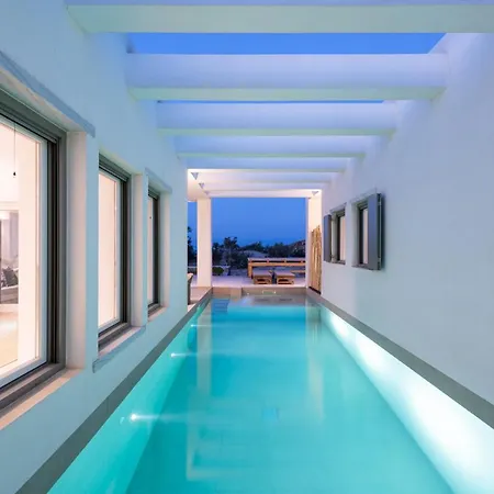 וילה Exclusive Luxury Moca Beachfront Villa, Molos, Paros