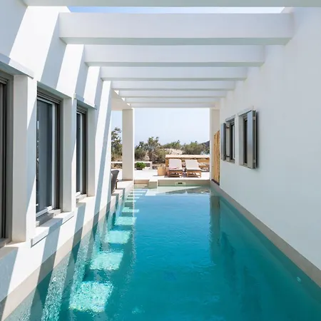 וילה Exclusive Luxury Moca Beachfront Villa, Molos, Paros