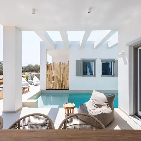 Exclusive Luxury Moca Beachfront Villa, Molos, Paros וילה *